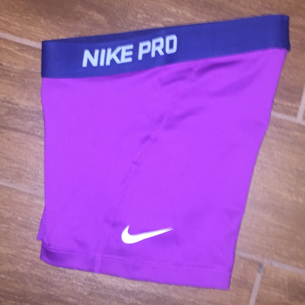NEW Nike Pros